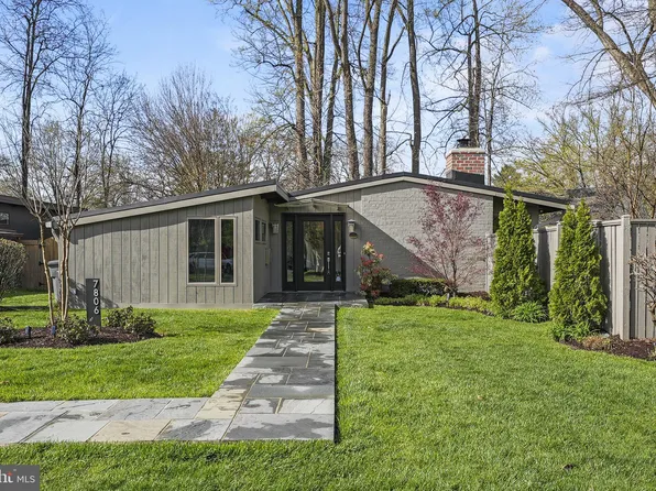 7806 Holmes Run Dr, Falls Church, VA 22042