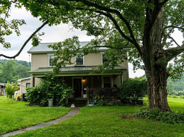 125 Johnston Rd, Wellsburg, WV 26070
