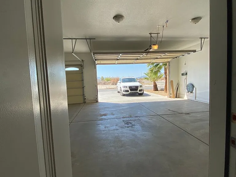 3611 Oakleaf Ave — Photo 31