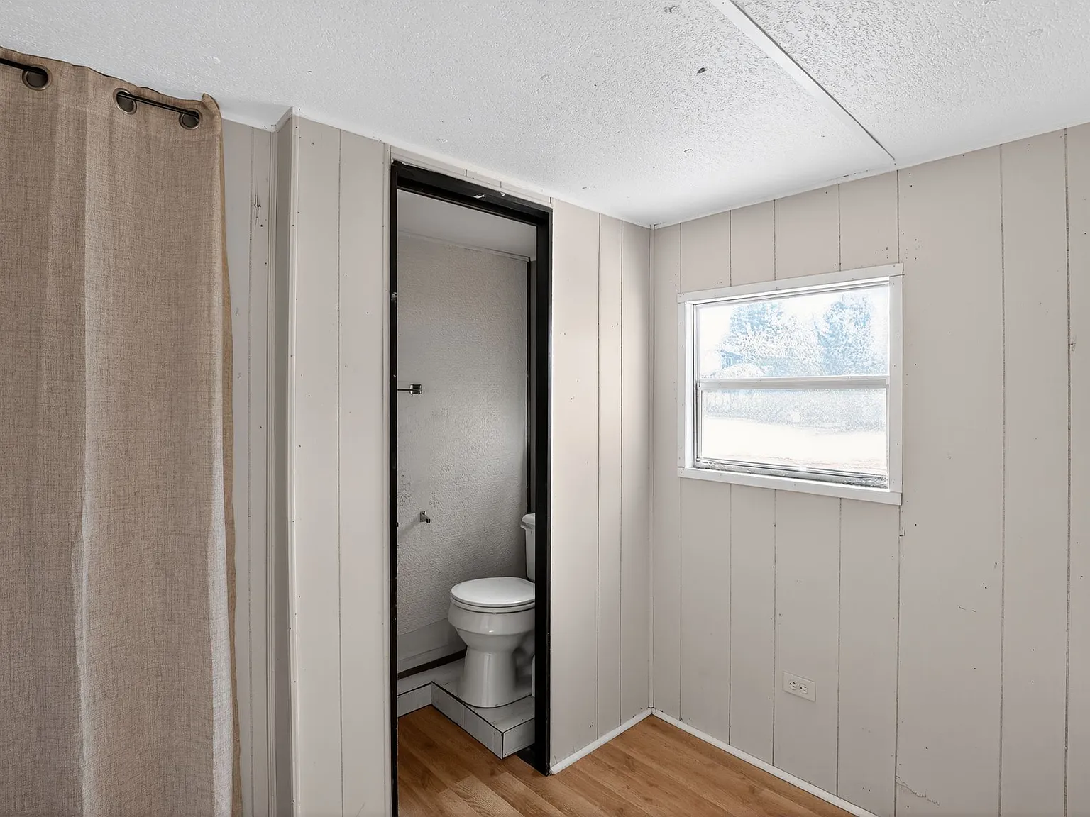 3 bed, 1.5 bath, 980 sqft, $1,350 — Photo 3