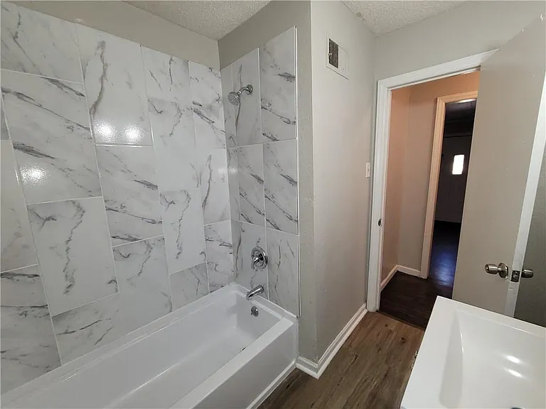 3713 Cleveland Ave — Photo 7