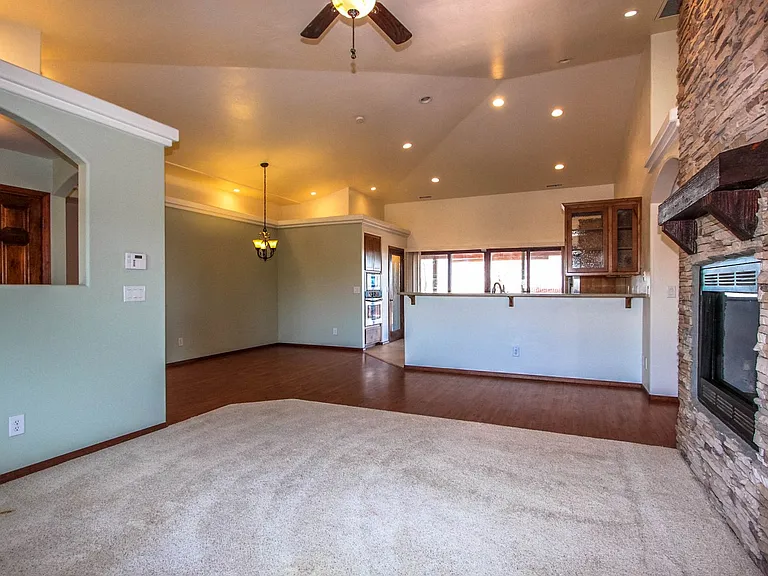 2765 N Yuma Dr — Photo 4