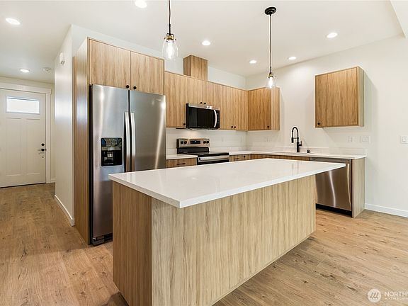 5th image of 4243 Melrose Lane