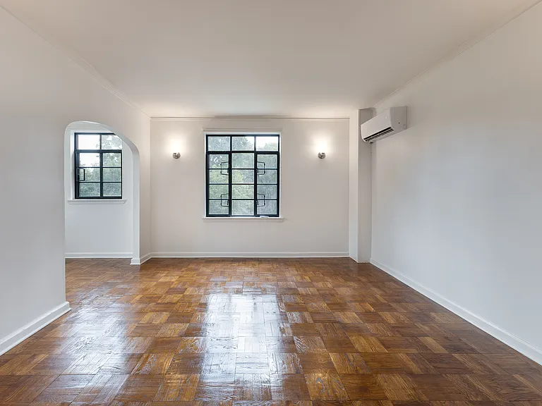 Marleigh Apartments — Photo 72