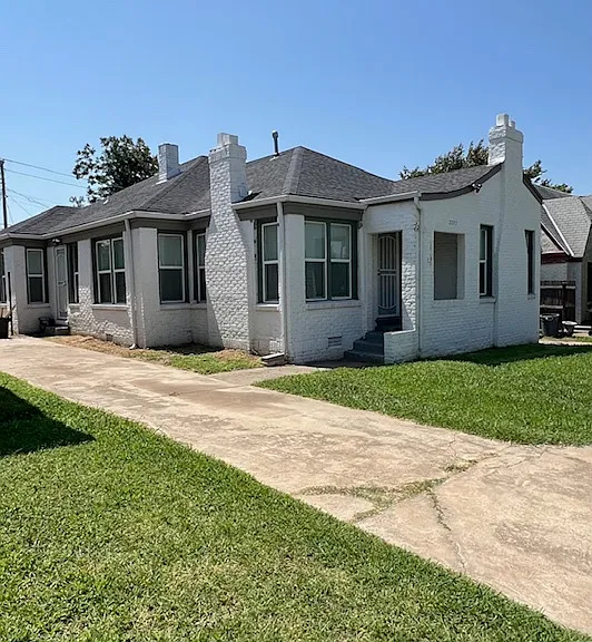 2552 NW 22nd St — Photo 1