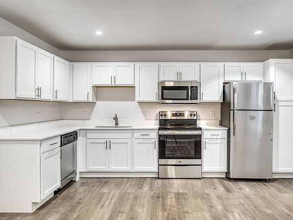 2nd image of 5010 San Jacinto St APT 105