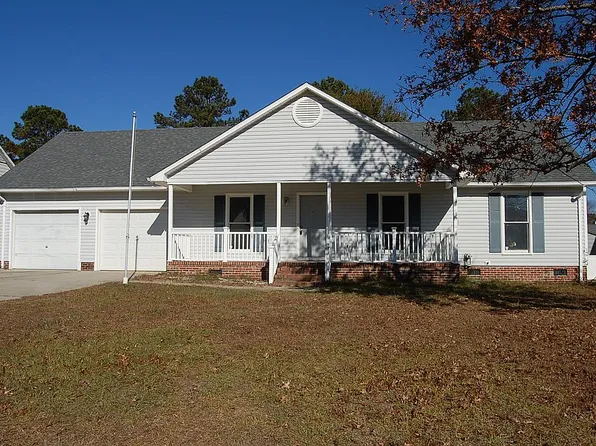 4926 Shimmer Dr, Fayetteville, NC 28304