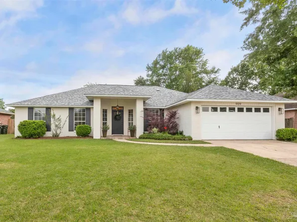 909 Broken Arrow Ln, Cantonment, FL 32533