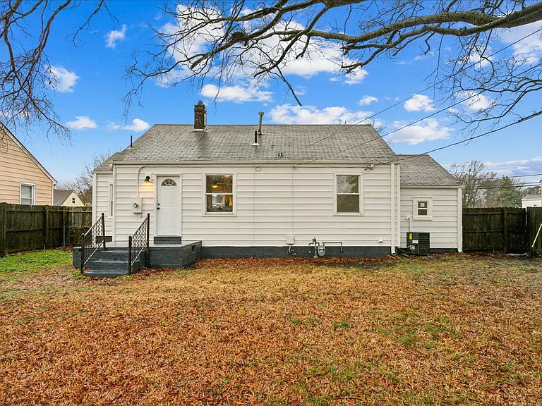 428 Hampton Roads Ave — Photo 32