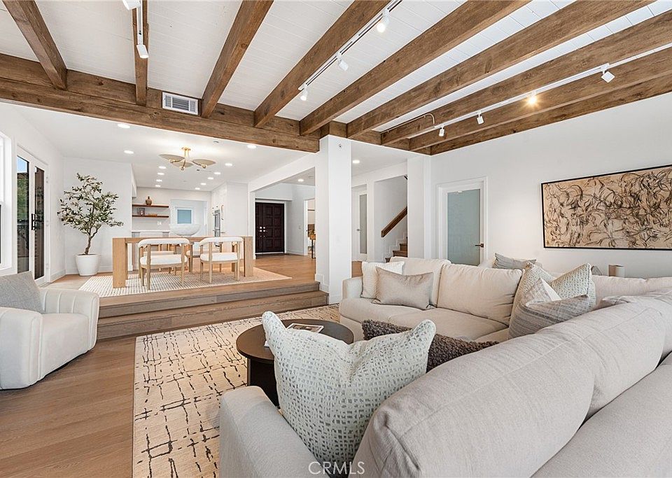 1st image of 537 Avenida Buenos Aires