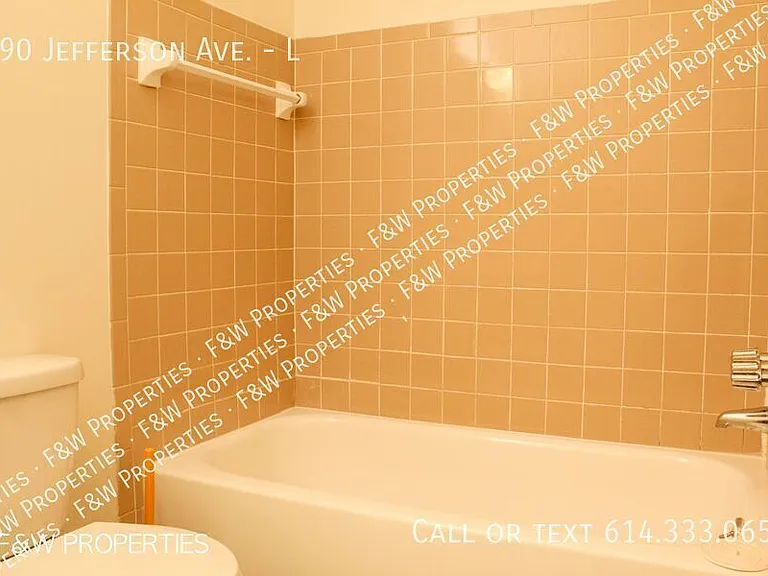 190 Jefferson Ave #L — Photo 17