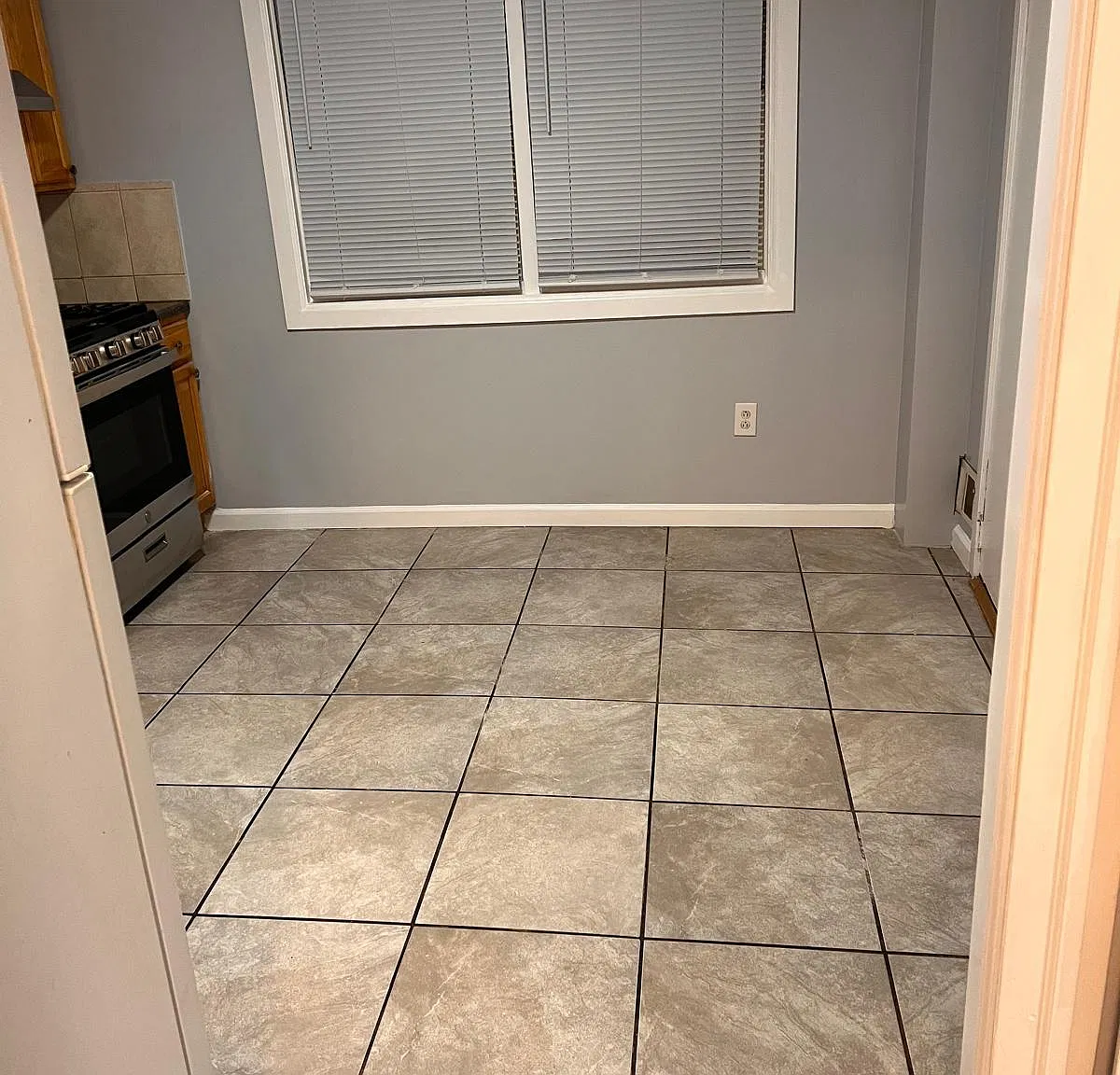 3 bed, 1200 sqft, $2,350 — Photo 3