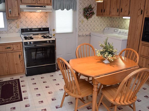 5th image of 3992 Mantell Ave