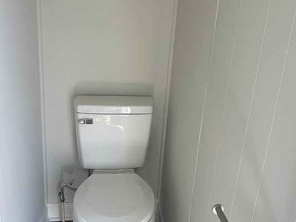 5th image of 1298 Carr Ave #3