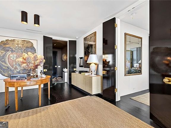 4th image of 2575 Peachtree Rd NE APT 18C