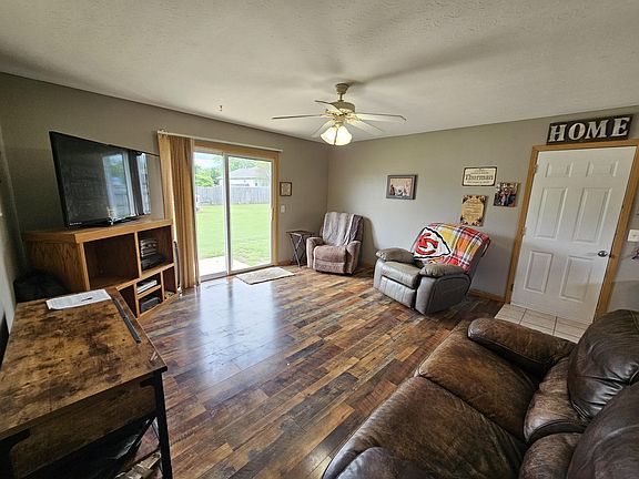 4th image of 211 Arrowhead Road