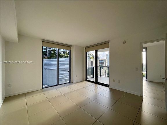 5th image of 31 SE 6th St APT 1101