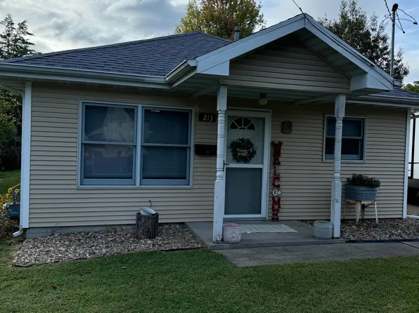 213 Pond St, Muscatine, IA 52761
