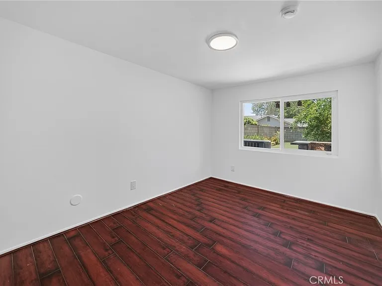 20454 Elkwood St — Photo 33