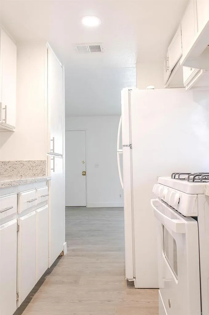 2 bed, 800 sqft, $1,600 — Photo 4