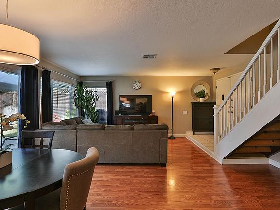 5th image of 5486 Mayland Ave