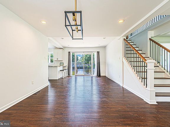 5th image of 535 Park Rd