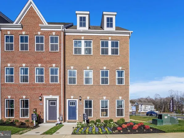 10596 Roundstone Ln, White Plains, MD 20695