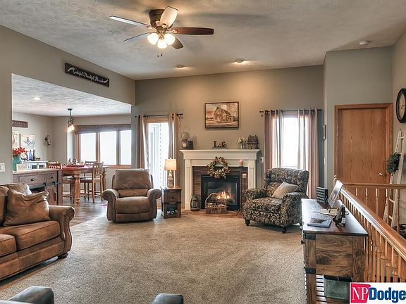 4th image of 21804 Crestline Cir