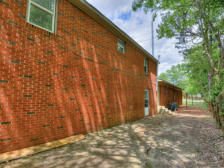462 Morgan St NW — Photo 13