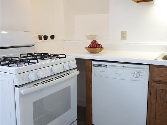 3rd image of 93 Woodlawn Ave #A