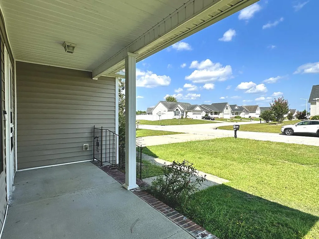 2352 Saltwood Rd — Photo 2