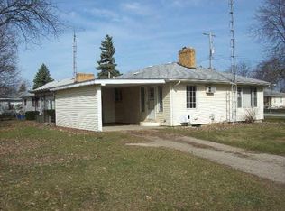 616 Sunnyside Dr, Chesaning, MI 48616