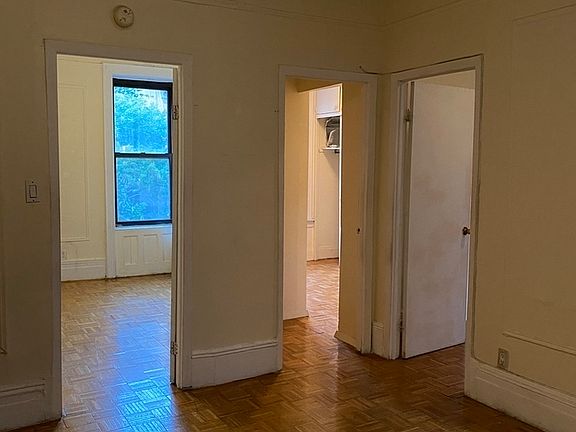 4th image of 328 E 78th St APT 18