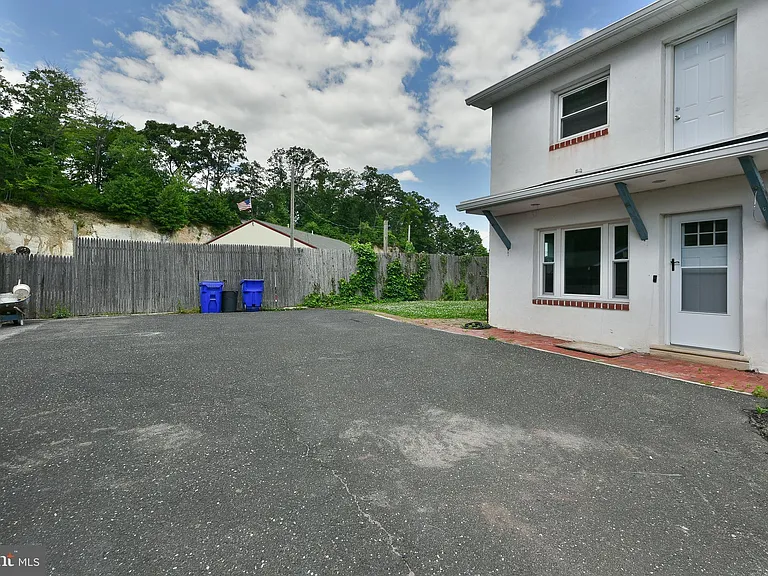 422 Willow Grove Ave — Photo 32