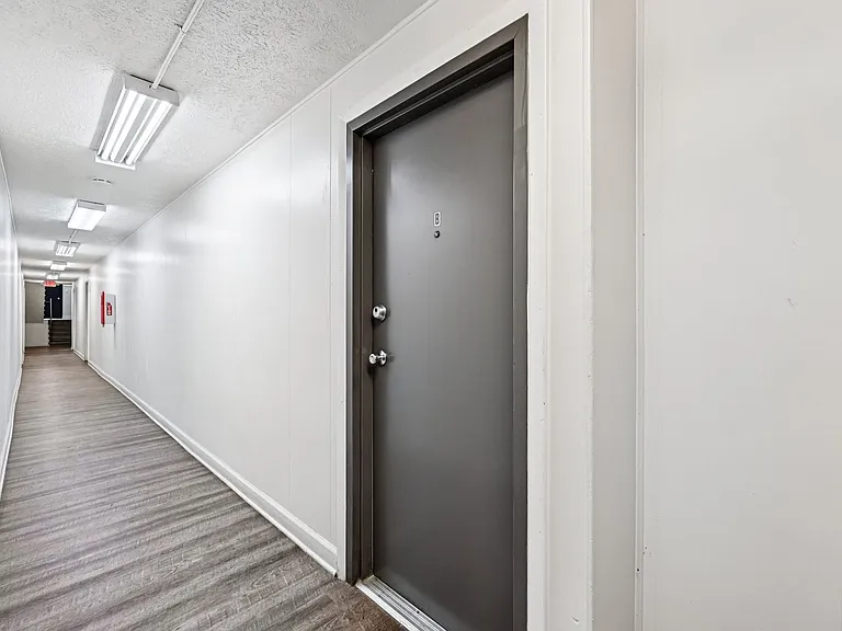 LongView Apartments — Photo 32