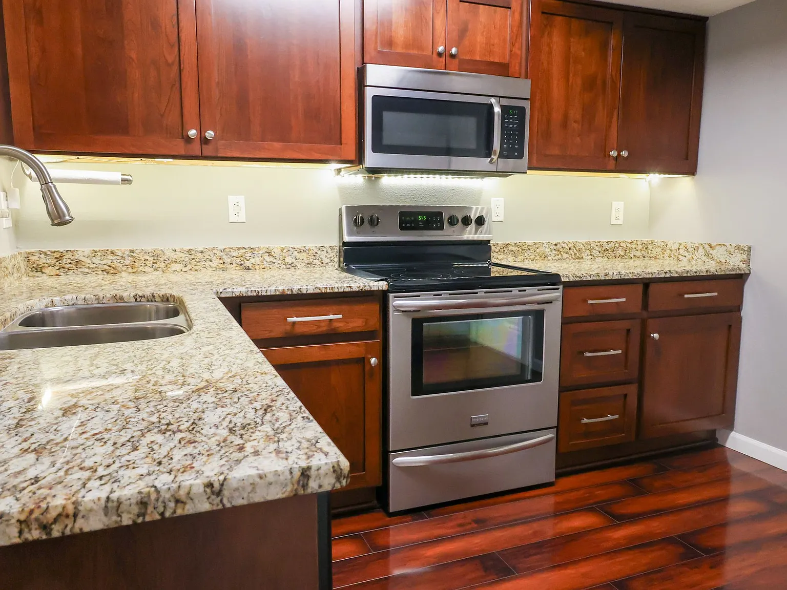 Modern 3 Bed/2.5 Bath Condo in Westminster - Available 8/8/2026 - $2599 — Photo 3