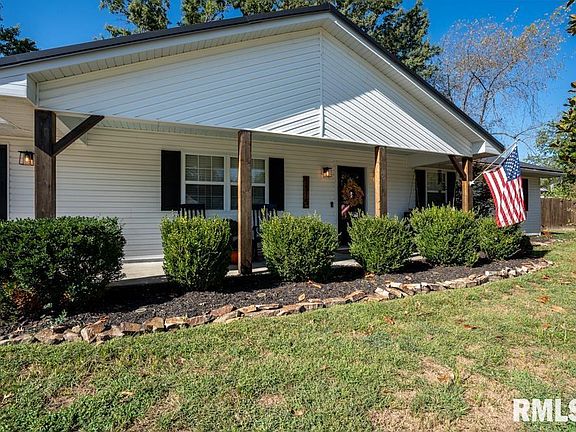 3rd image of 1515 Brittany Ln