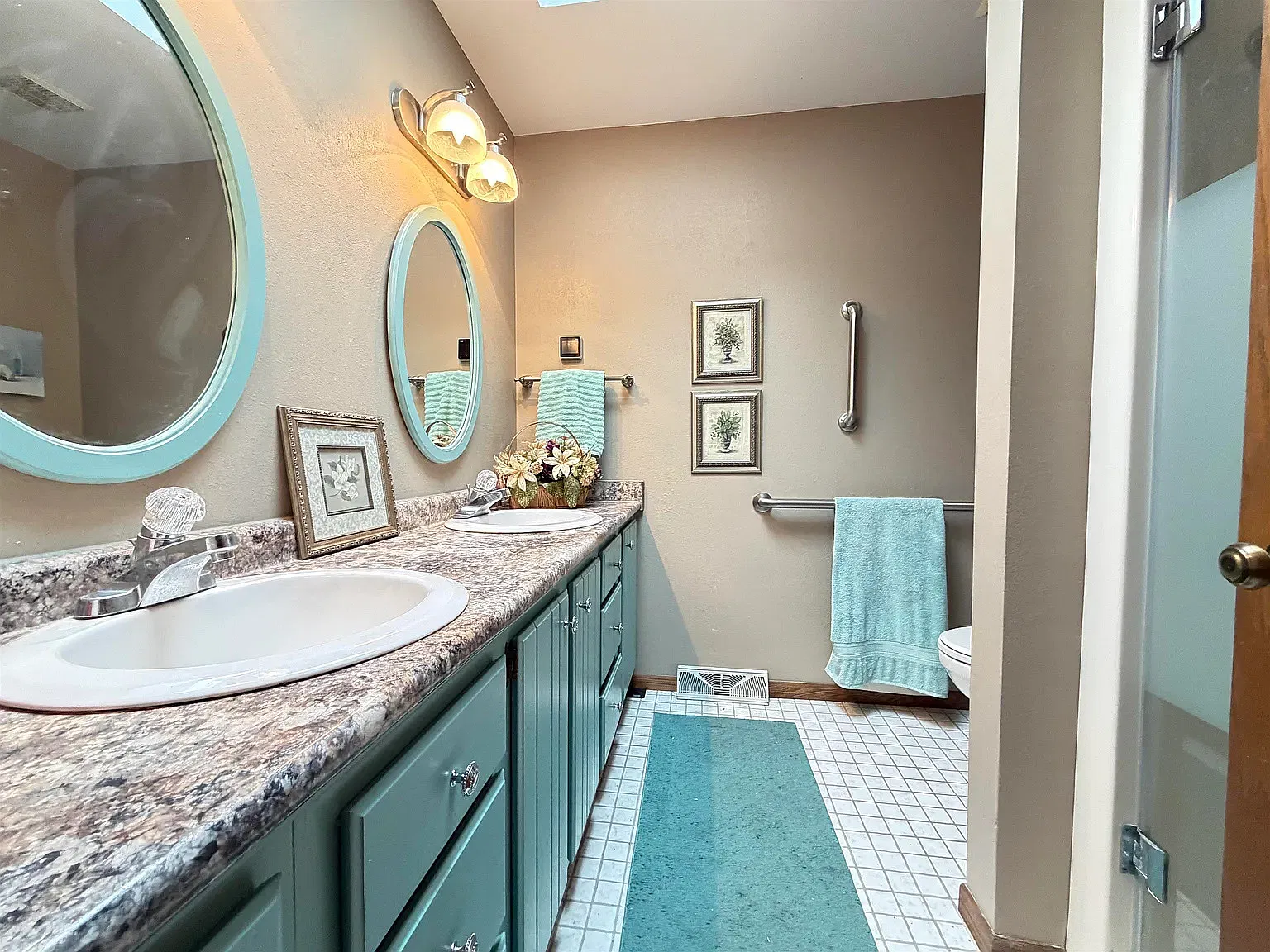 3 bed, 2718 sqft, $2,000 — Photo 4