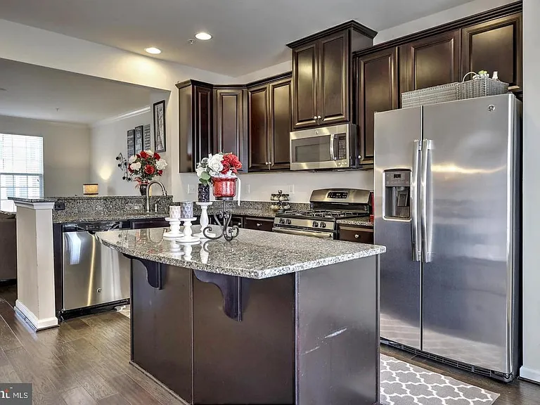 7336 Summit Rock Rd — Photo 4