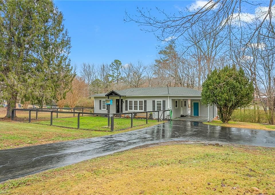 1st image of 409 Iron Mountain Rd