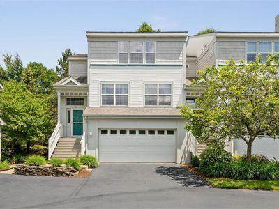 137 Stonington Circle, South Burlington, VT, 05403