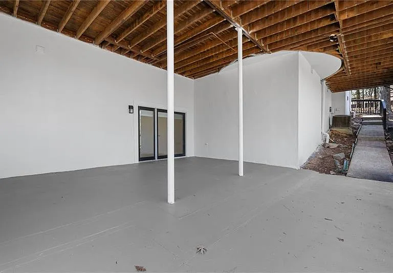 350 Kelson Dr — Photo 55