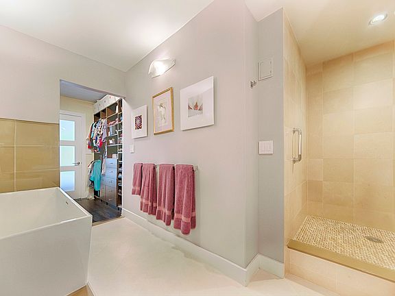 3rd image of 303 E 57th St APT 43B