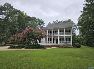 180 Canterberry Ln, Gadsden, AL 35901