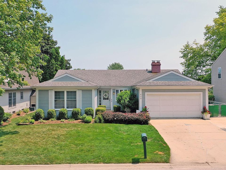 1st image of 409 Larchmont Ln