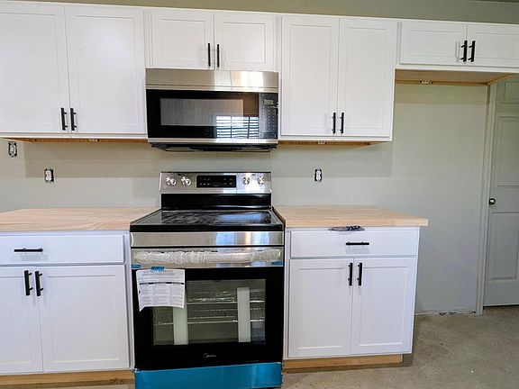 3rd image of 102 S Bernis St