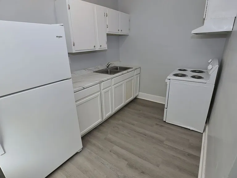 1130 Christine Ave — Photo 3