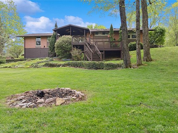 3rd image of 4072 Woodedge Dr