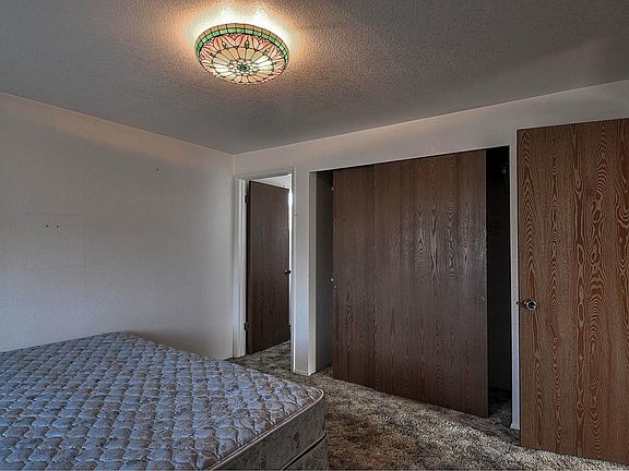 5th image of 1004 W Deseret Ave