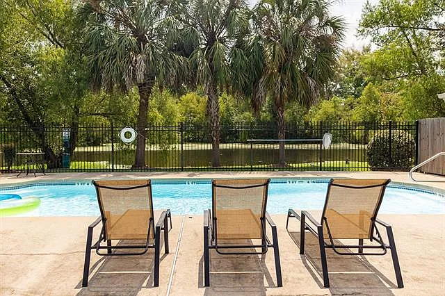 7300 Burbank Dr — Photo 24